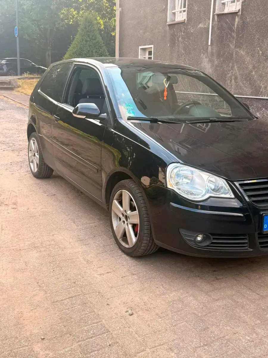 Gebraucht VW Polo 69 PS (50 kW) 2009 Schwarz Kleinwagen