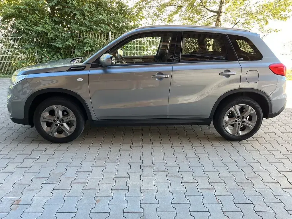 Gebraucht Suzuki Vitara Comfort 120 PS (88 kW) 2018 Grau SUV