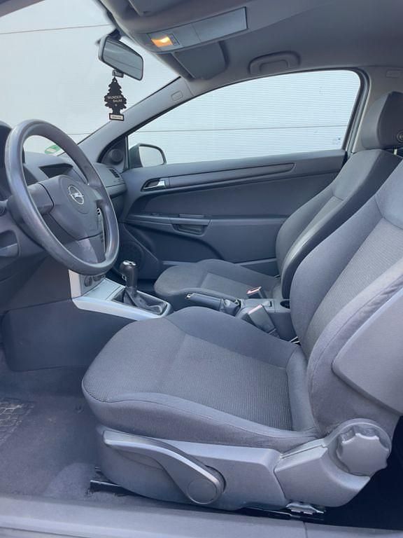 Gebraucht Opel Astra GTC 90 PS (66 kW) 2009 Grau Limousine