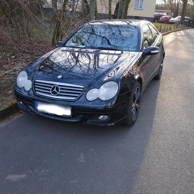 Schwarz Gebraucht 2004 Mercedes CL180 Coupé | 1.900 € - Bild 1/4