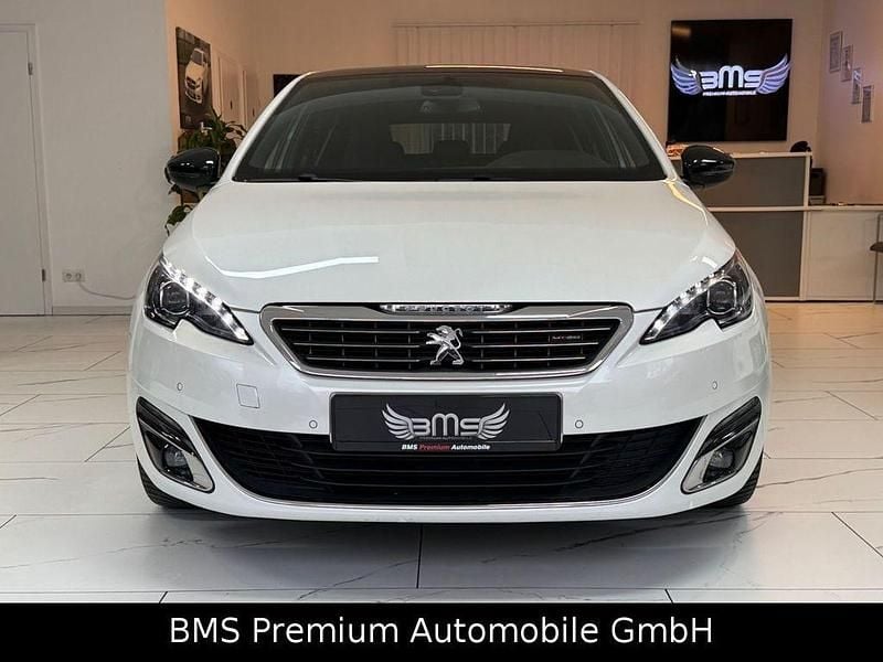 Gebraucht Peugeot 308 Allure GT-Line 131 PS (96 kW) 2016 Weiß Limousine