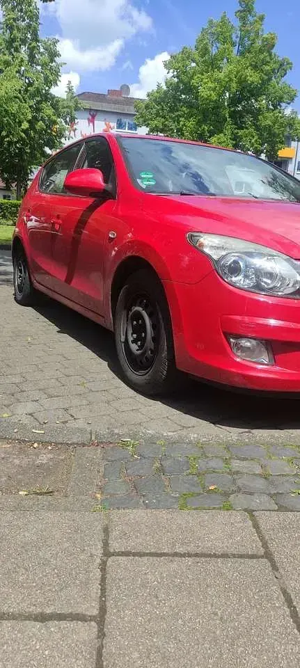 Gebraucht Hyundai i30 Edition+ 126 PS (92 kW) 2009 Rot Kombi