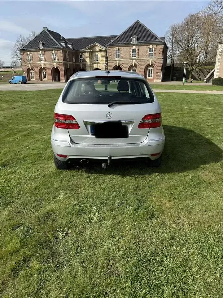 Gebraucht Mercedes B200 Sport Edition 136 PS (100 kW) 2011 Kleinwagen