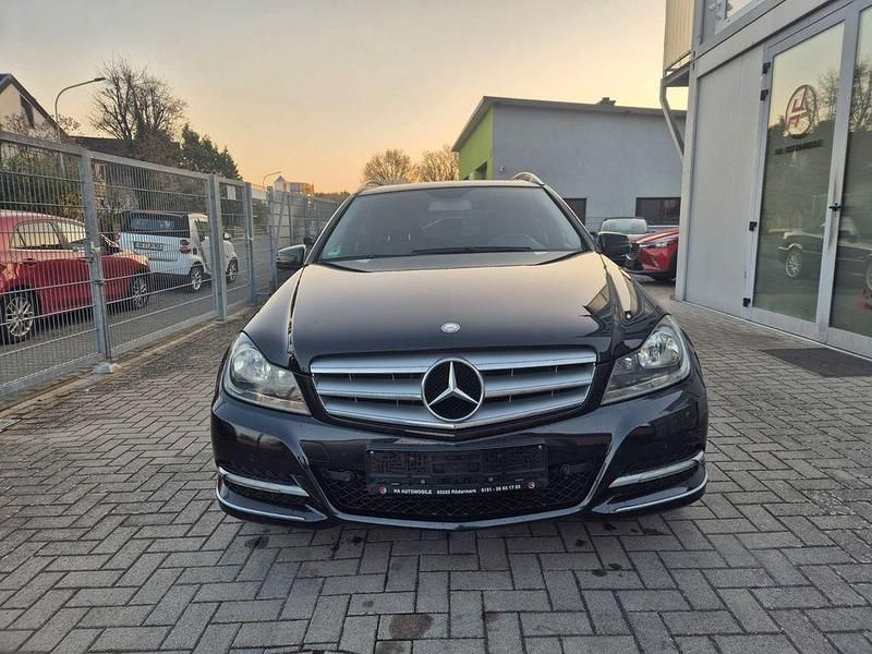 Gebraucht Mercedes C180 156 PS (114 kW) 2012 Schwarz Kombi