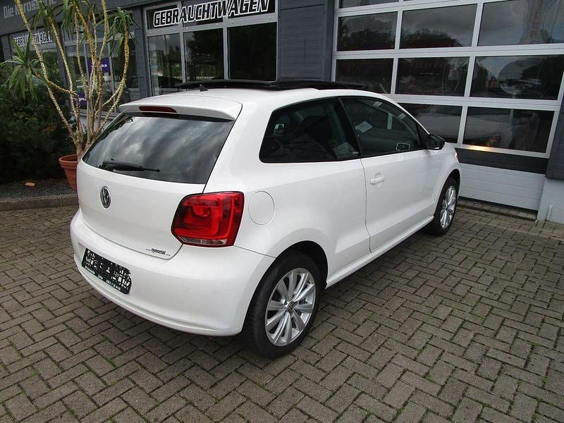 Gebraucht VW Polo Style 60 PS (44 kW) 2011 Weiß Kleinwagen