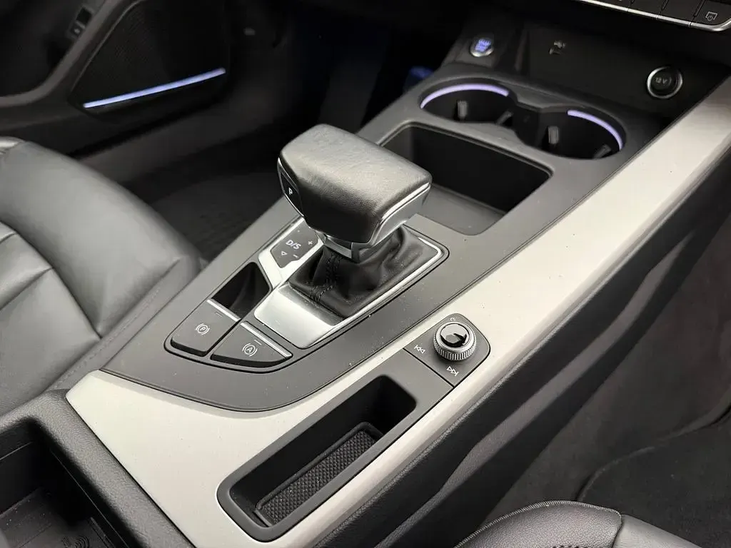 Gebraucht Audi A4 Advanced 204 PS (150 kW) 2023 Schwarz Kombi