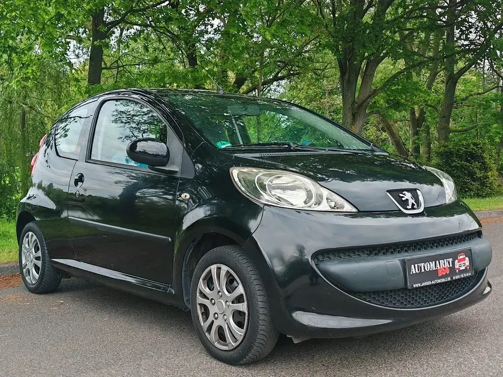 Gebraucht Peugeot 107 Urban Move 68 PS (50 kW) 2008 Schwarz Kleinwagen