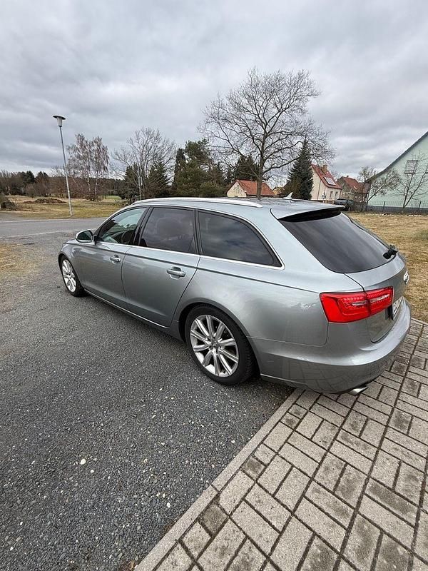 Gebraucht Audi A6 Ambiente 204 PS (150 kW) 2011 Grau Kombi