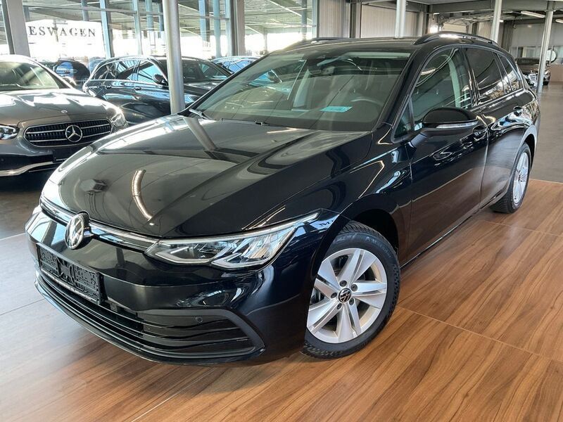 Deep black perleffekt Gebraucht 2022 VW Golf VIII Life Kombi | 22.490 € (Fairer Preis) - Bild 1/4