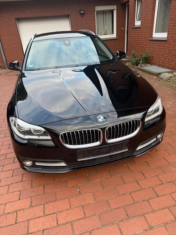 Schwarz Gebraucht 2016 BMW 530 Kombi | 14.300 € (Fairer Preis) - Bild 1/4