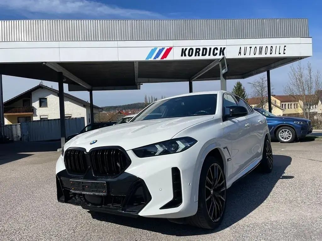 Gebraucht BMW X6 M Sport 530 PS (389 kW) 2023 Weiß SUV