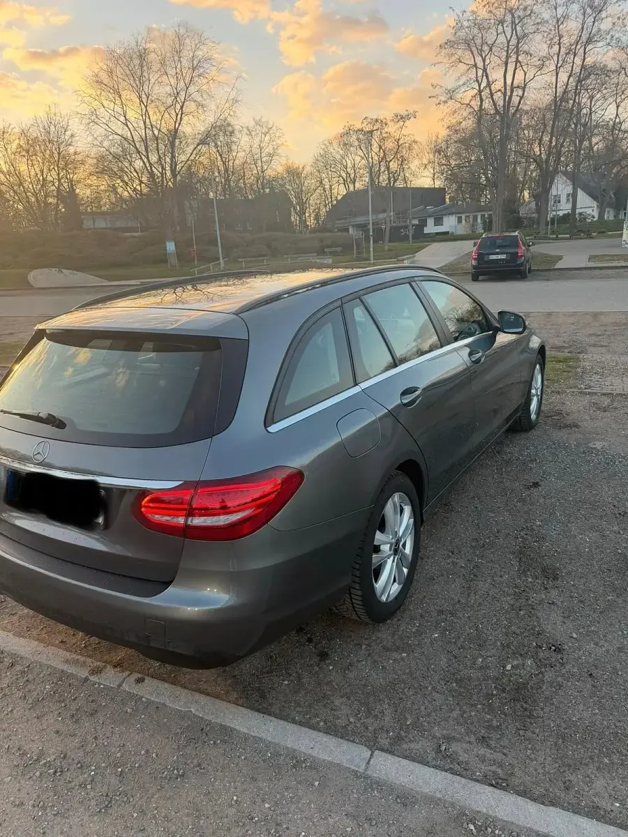 Gebraucht Mercedes C220 170 PS (125 kW) 2017 Grau Kombi
