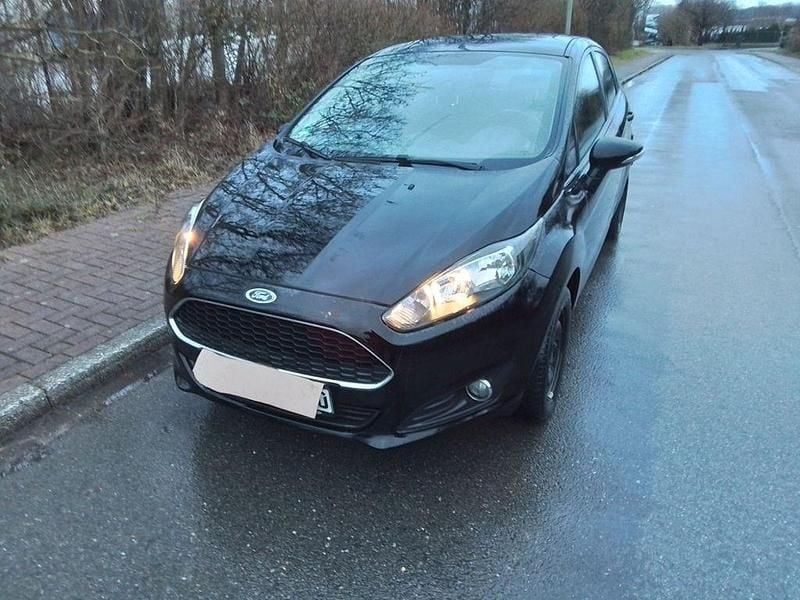 Schwarz Gebraucht 2017 Ford Fiesta Trend Limousine | 5.900 € (Fairer Preis) - Bild 1/4