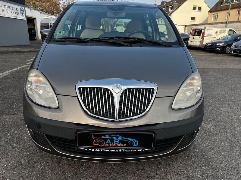 Gebraucht Lancia Musa 95 PS (69 kW) 2005 Grau Van / Kleinbus