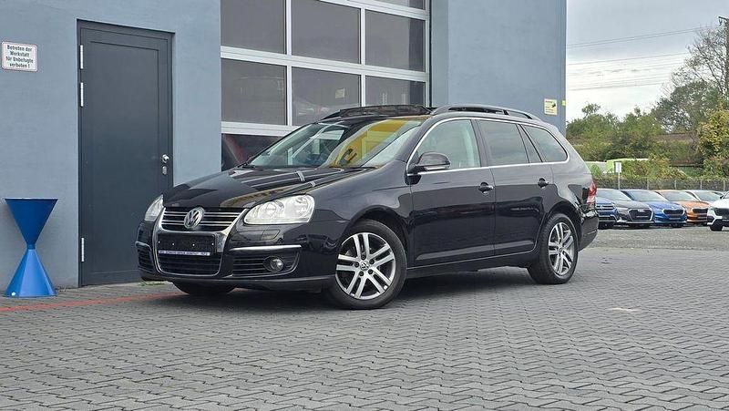 Deep black perleffekt Gebraucht 2010 VW Golf VI Kombi | 5.988 € (Fairer Preis) - Bild 1/4