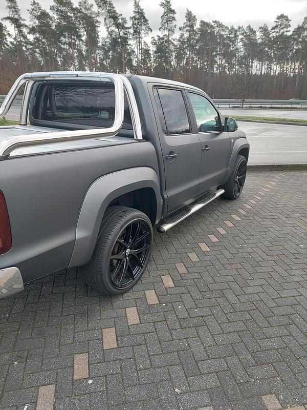 Grau Gebraucht 2018 VW Amarok Aventura Abholung | 39.500 € (Teuer) - Bild 1/1