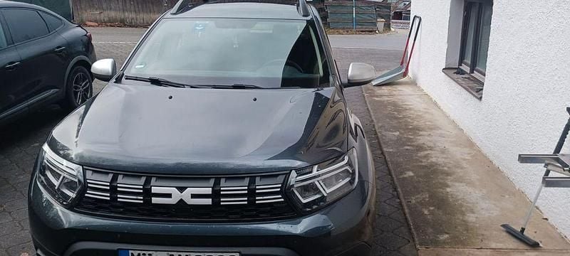 Gebraucht Dacia Duster Journey 131 PS (96 kW) 2022 Grau SUV