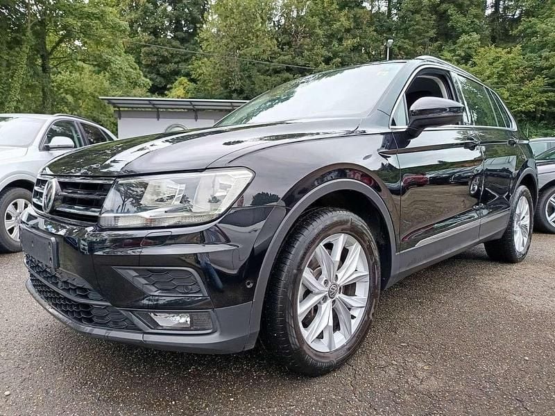 Deep black perleffekt Gebraucht 2020 VW Tiguan IQ Drive SUV | 24.800 € (Superpreis) - Bild 1/4