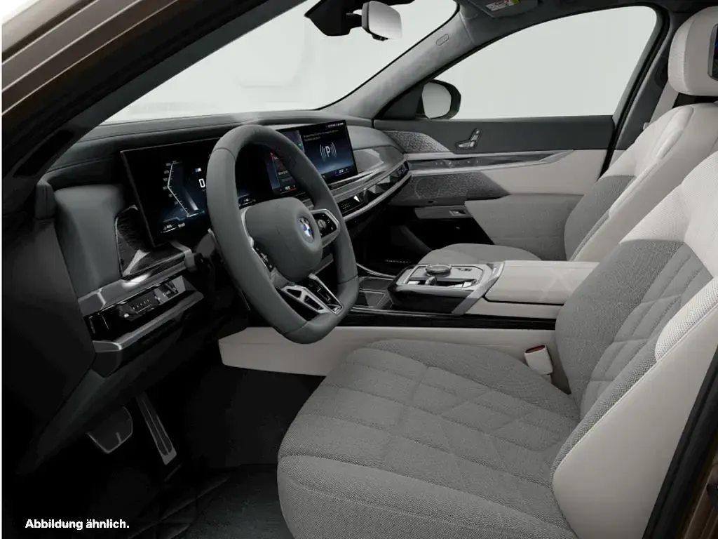 Gebraucht BMW M760e M Sport 571 PS (419 kW) 2025 Grau Limousine