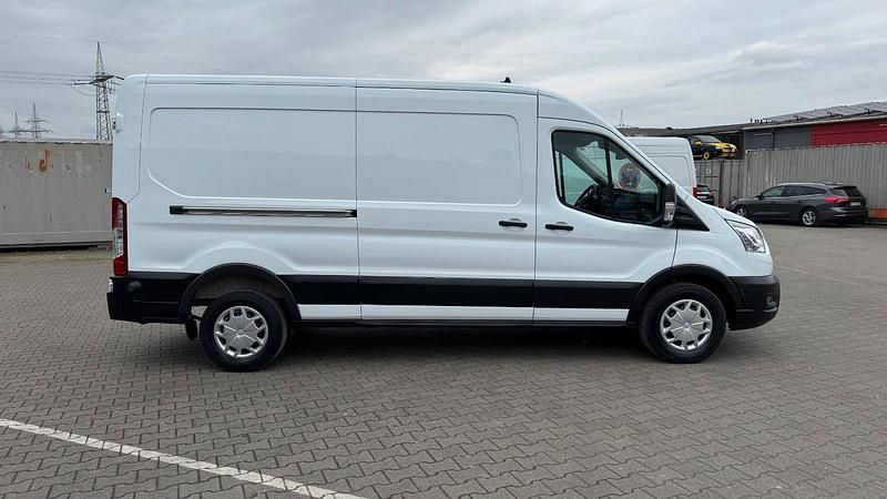 Gebraucht Ford Transit 131 PS (96 kW) 2022 Weiß Van / Kleinbus