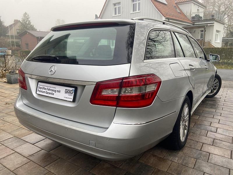 Gebraucht Mercedes E220 Elegance 170 PS (125 kW) 2011 Silber Kombi