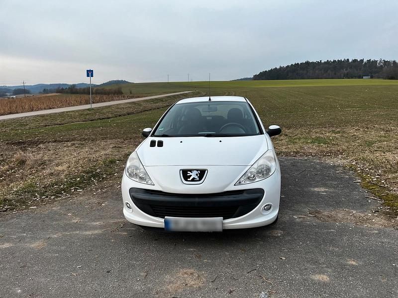 Gebraucht Peugeot 206+ 2009 Weiß Kleinwagen