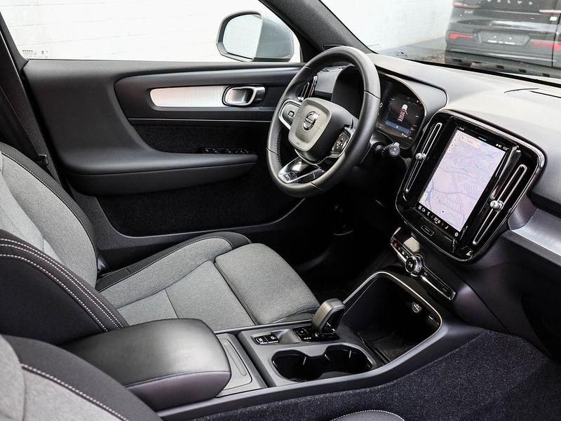 Gebraucht Volvo XC40 Core 163 PS (119 kW) 2023 Grau SUV