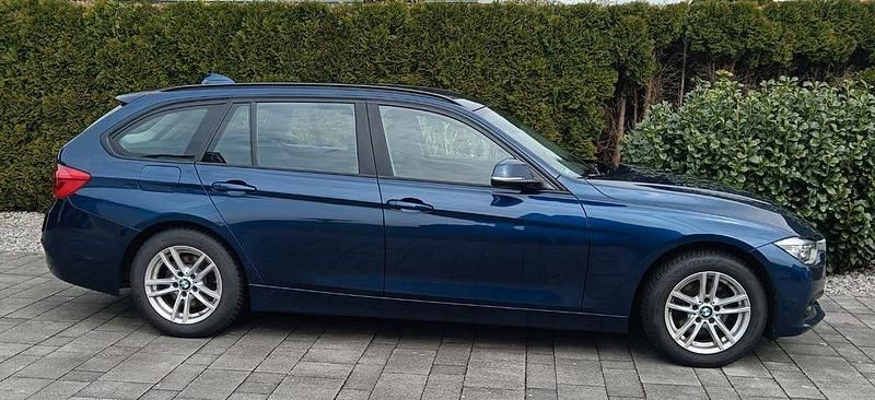 Gebraucht BMW 320 190 PS (139 kW) 2019 Blau Kombi