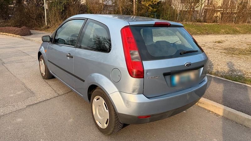 Gebraucht Ford Fiesta 60 PS (44 kW) 2005 Blau Kleinwagen