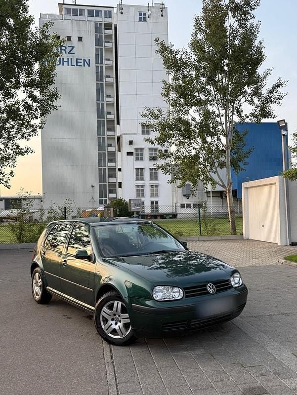 Grün Gebraucht 2002 VW Golf IV Limousine | 2.050 € (Fairer Preis) - Bild 1/4