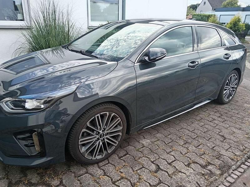 Gebraucht Kia ProCeed GT-Line 140 PS (102 kW) 2019 Grau Kleinwagen