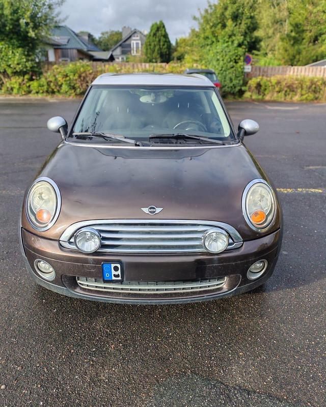 Braun Gebraucht 2009 Mini Cooper Clubman Kombi | 4.400 € (Guter Preis) - Bild 1/4