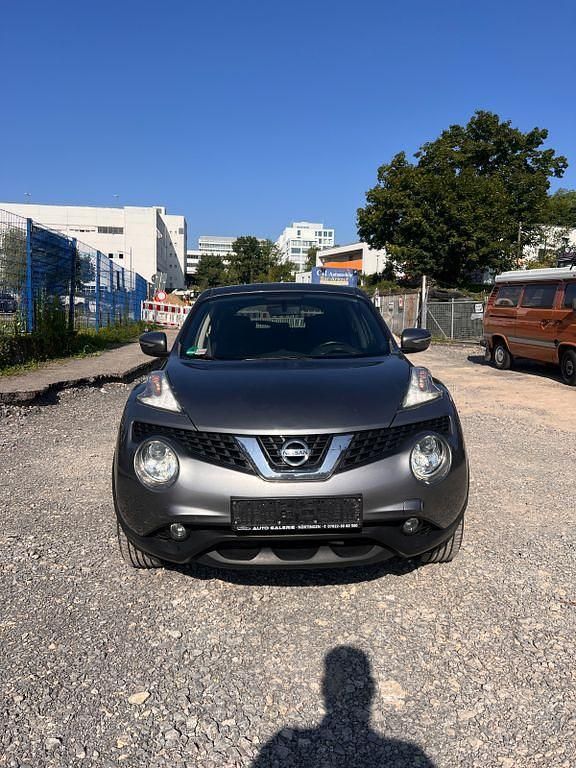Grau Gebraucht 2015 Nissan Juke Acenta SUV | 8.999 € (Fairer Preis) - Bild 1/4