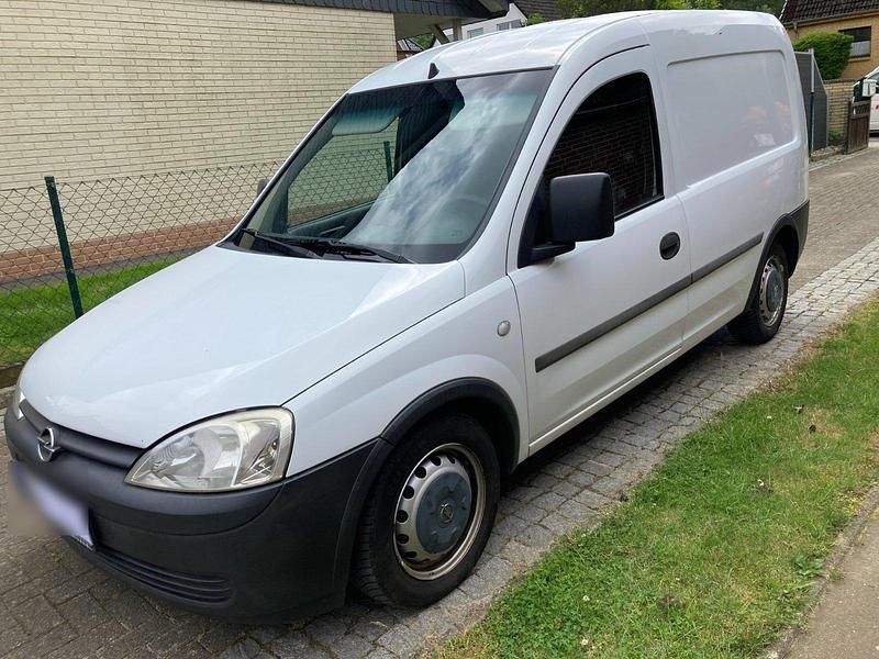 Weiß Gebraucht 2003 Opel Combo Van / Kleinbus | 2.800 € (Fairer Preis) - Bild 1/4