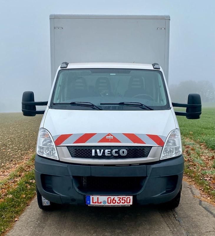 Gebraucht Iveco Daily 140 PS (102 kW) 2010 Weiß Limousine