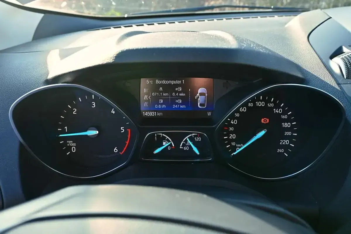 Gebraucht Ford Kuga Titanium 179 PS (131 kW) 2017 Weiß SUV