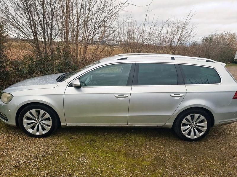 Gebraucht VW Passat Highline 140 PS (102 kW) 2012 Silber Kombi