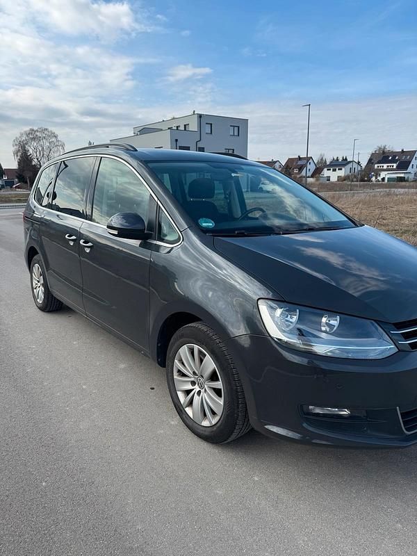 Gebraucht VW Sharan 150 PS (110 kW) 2018 Grau Van / Kleinbus