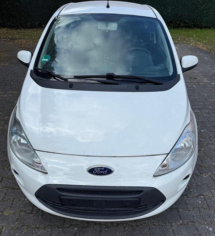 Weiß Gebraucht 2015 Ford Ka Trend Kleinwagen | 3.200 € (Guter Preis) - Bild 1/4