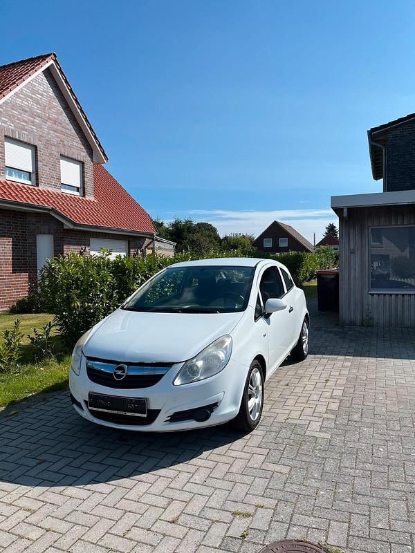 Weiß Gebraucht 2009 Opel Corsa Edition Kleinwagen | 1.500 € (Fairer Preis) - Bild 1/4