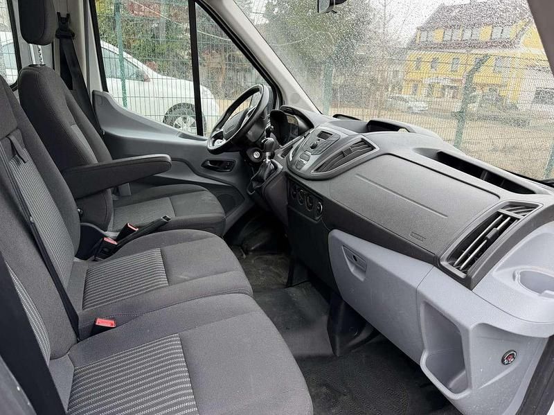 Gebraucht Ford Transit Trend 131 PS (96 kW) 2019 Frostweiß Van / Kleinbus