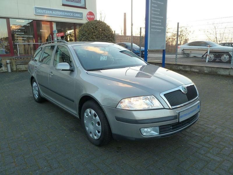 Beige Gebraucht 2008 Skoda Octavia Team Edition Kombi | 3.980 € - Bild 1/3