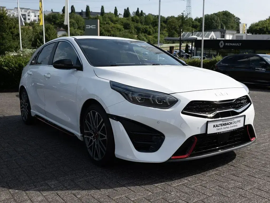 Gebraucht Kia Ceed GT GT 204 PS (150 kW) 2023 Weiß Limousine