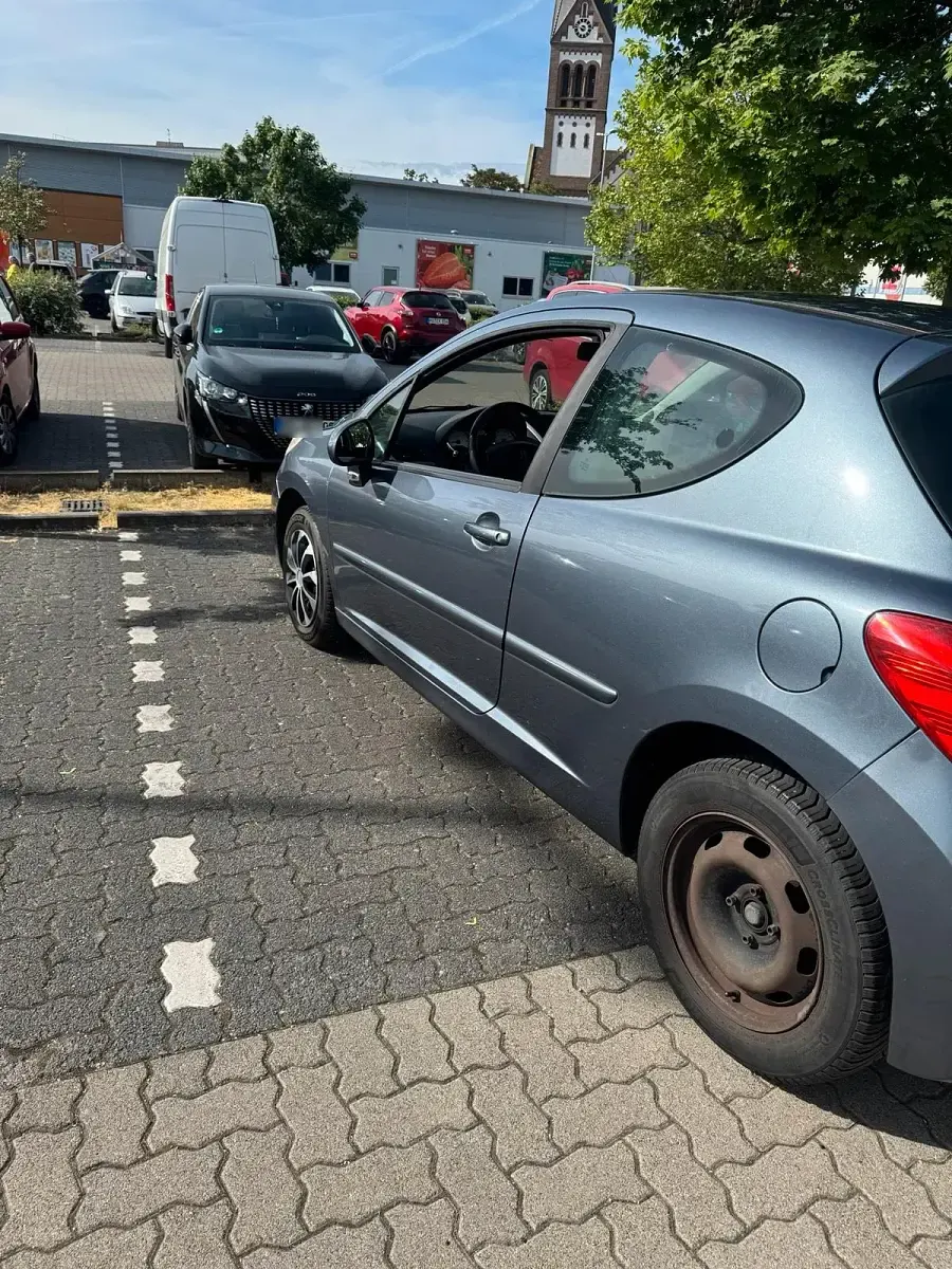 Gebraucht Peugeot 308 75 PS (55 kW) 2007 Violet Kleinwagen
