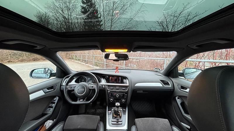 Grau Gebraucht 2012 Audi A4 S-Line Kombi | 7.900 € (Fairer Preis) - Bild 1/4