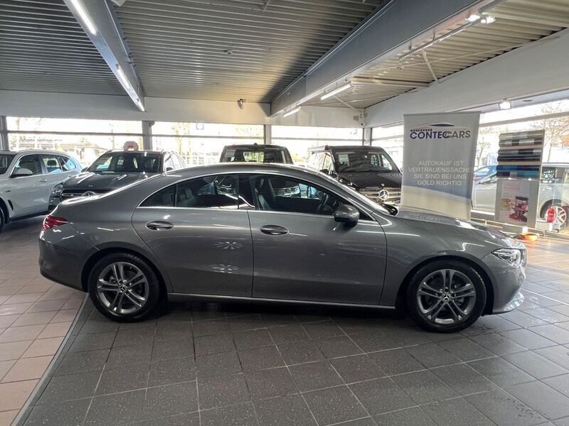 Grau Gebraucht 2020 Mercedes CLA180 Limousine | 24.300 € (Fairer Preis) - Bild 1/4