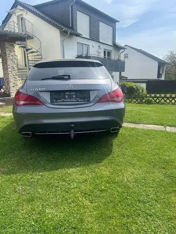 Gebraucht Mercedes CLA180 122 PS (89 kW) 2016 Grau Limousine
