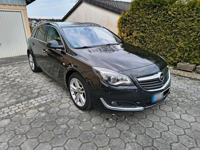 Gebraucht Opel Insignia 140 PS (102 kW) 2015 Schwarz Kombi