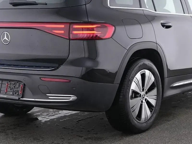 Second-hand Mercedes EQB250+ Advanced 140 kW (191 CP) 2025 Negru SUV
