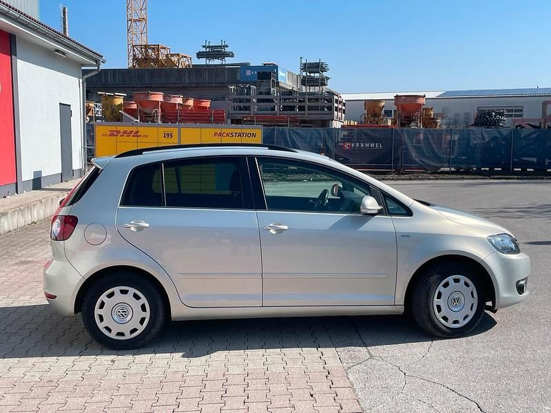 Gebraucht VW Golf VII 102 PS (75 kW) 2013 Kleinwagen